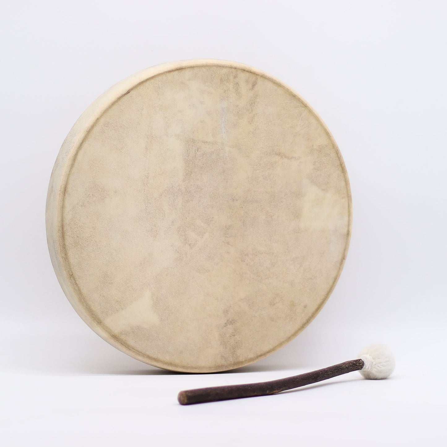 Alt-Tag: Akazien-Schamanentrommel mit Bärenschlägel – Stimmbare 40CM, 40cm handpumpen-stimmbare Rahmentrommel mit Schlägel auf weißem Hintergrund