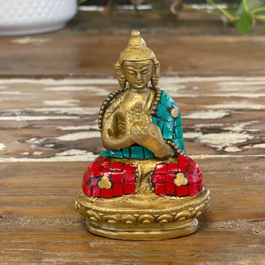 Alt Tag: Brass Buddha Figure – Hands Up – 7.5 CM handcrafted brass statue with turquoise and red howlite stone accents, seated on base
