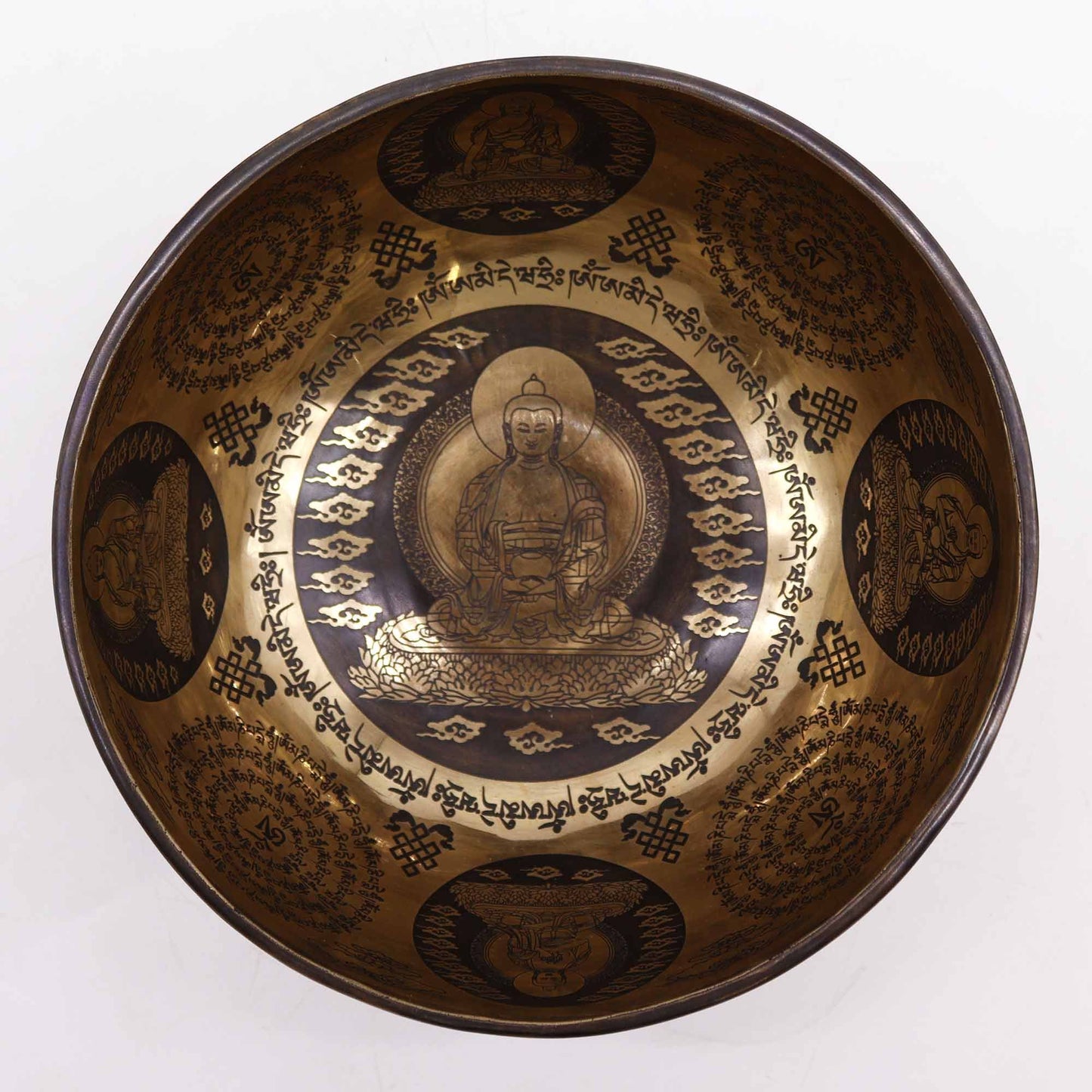 Graverad tibetansk klangskål – 21 CM Fem buddhor, interiörvy med Buddha-gravyrer och tibetansk skrift, handgjord i Nepal