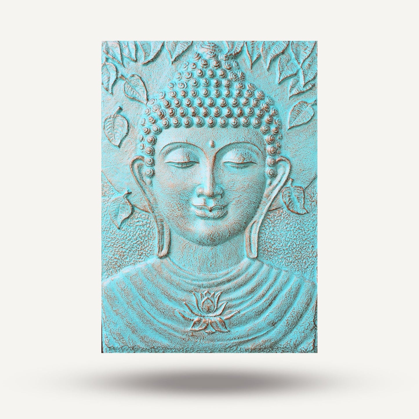 Buddha-relief i fibercement – 0,7 x 1 m turkos Buddha väggreliefpanel med lotusdetalj och texturerad finish