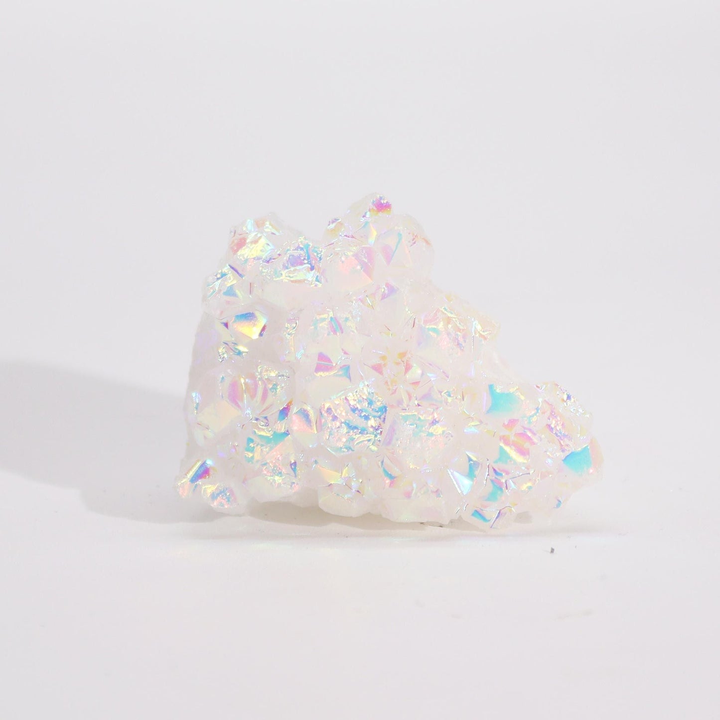 Gemstone Aura Angel Quartz – 40-65G, 3.5-5CM iridescent aura-coated quartz crystal cluster on white background