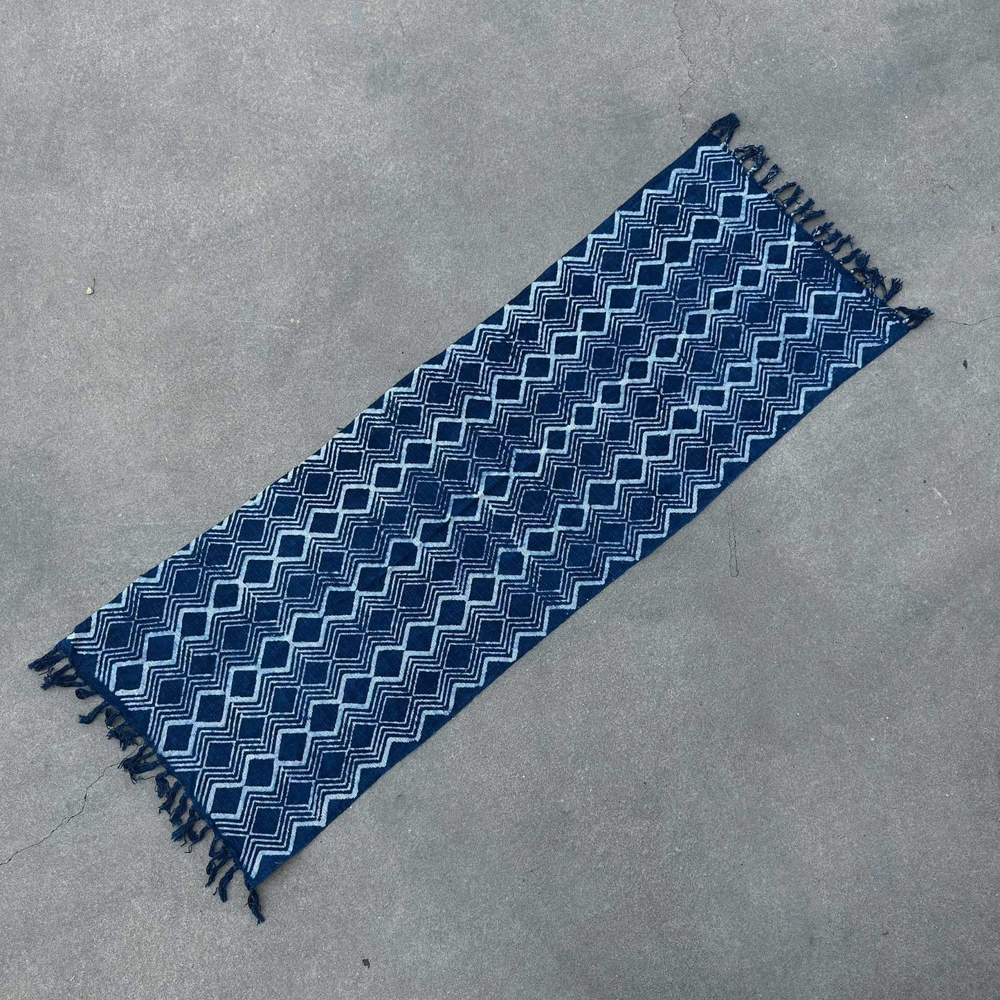 Handmade Indigo Runner – 170 × 60 CM – Heerak Pattern, handwoven cotton indigo table or hallway runner with geometric design