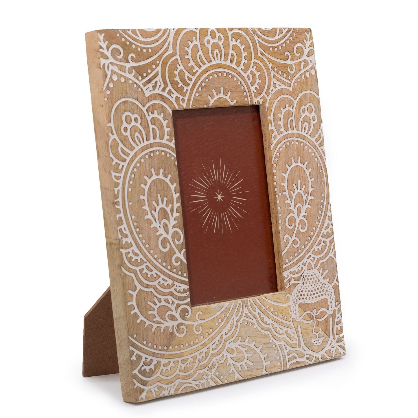 Alt Tag: Fotoram i mangoträ – Buddha White 10x15 CM, handgjord fotoram i mangoträ med vit Buddha-design för foton i 10x15 cm