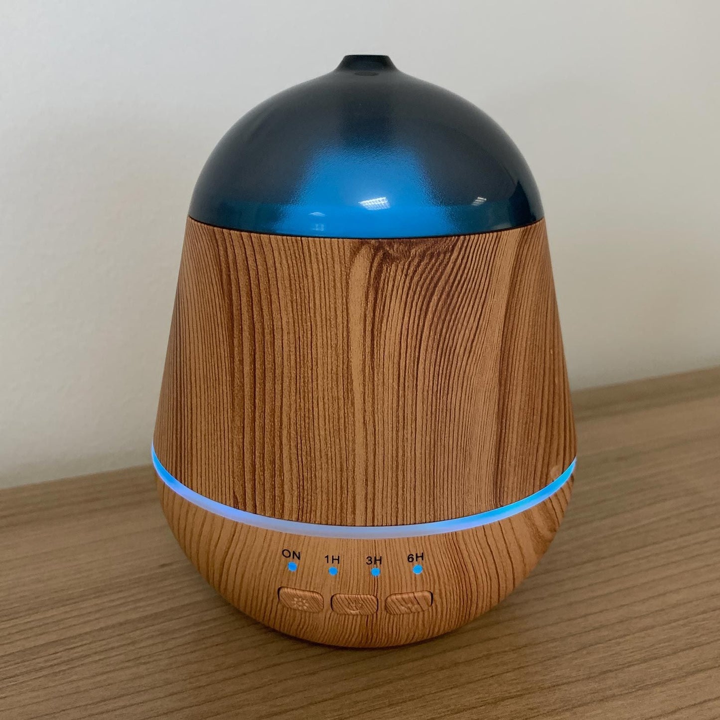 Marseille Atomiser – USB – Colour Change – Timer ultrasonic diffuser with wood-look base, blue dome and timer buttons