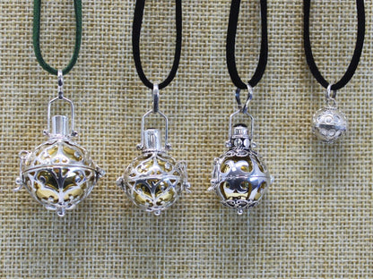 Alt Tag: 925 Silver Angel Bell – Harmoniserande klang 23MM halsband med hängsmycke i utsmyckad filigranburdesign på snören