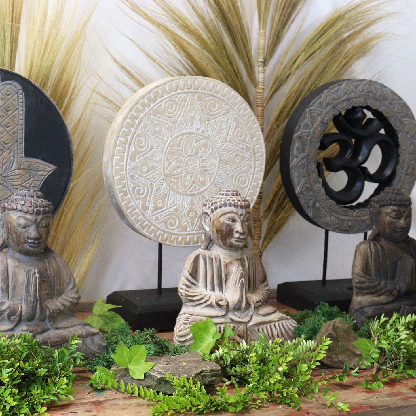 Set de Buda Feng Shui en madera de Albasia – 29x45 CM, esculturas de Buda talladas y discos mandala decorativos en madera de Albasia
