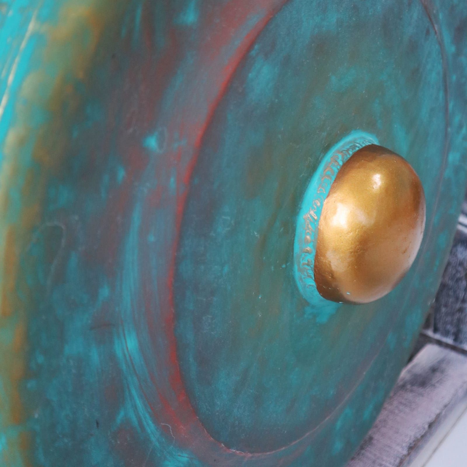 Alt Tag: Albasia Wood Harmonizing Gong – 35CM Greenwash close-up of greenwashed gong surface with metal center boss