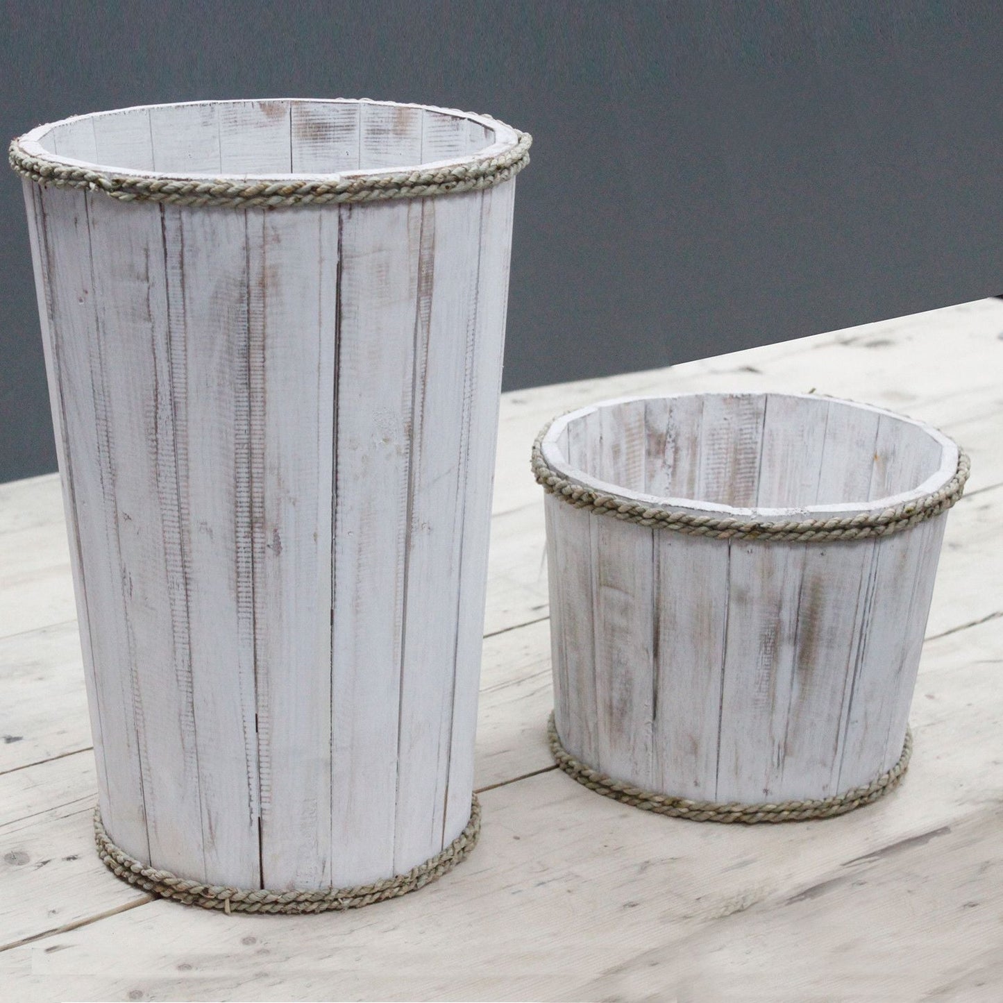 Albasia Wood Nautical Display Tub – 45x32 CM whitewashed wooden coastal display tub with rope trim, shown as two nesting tubs