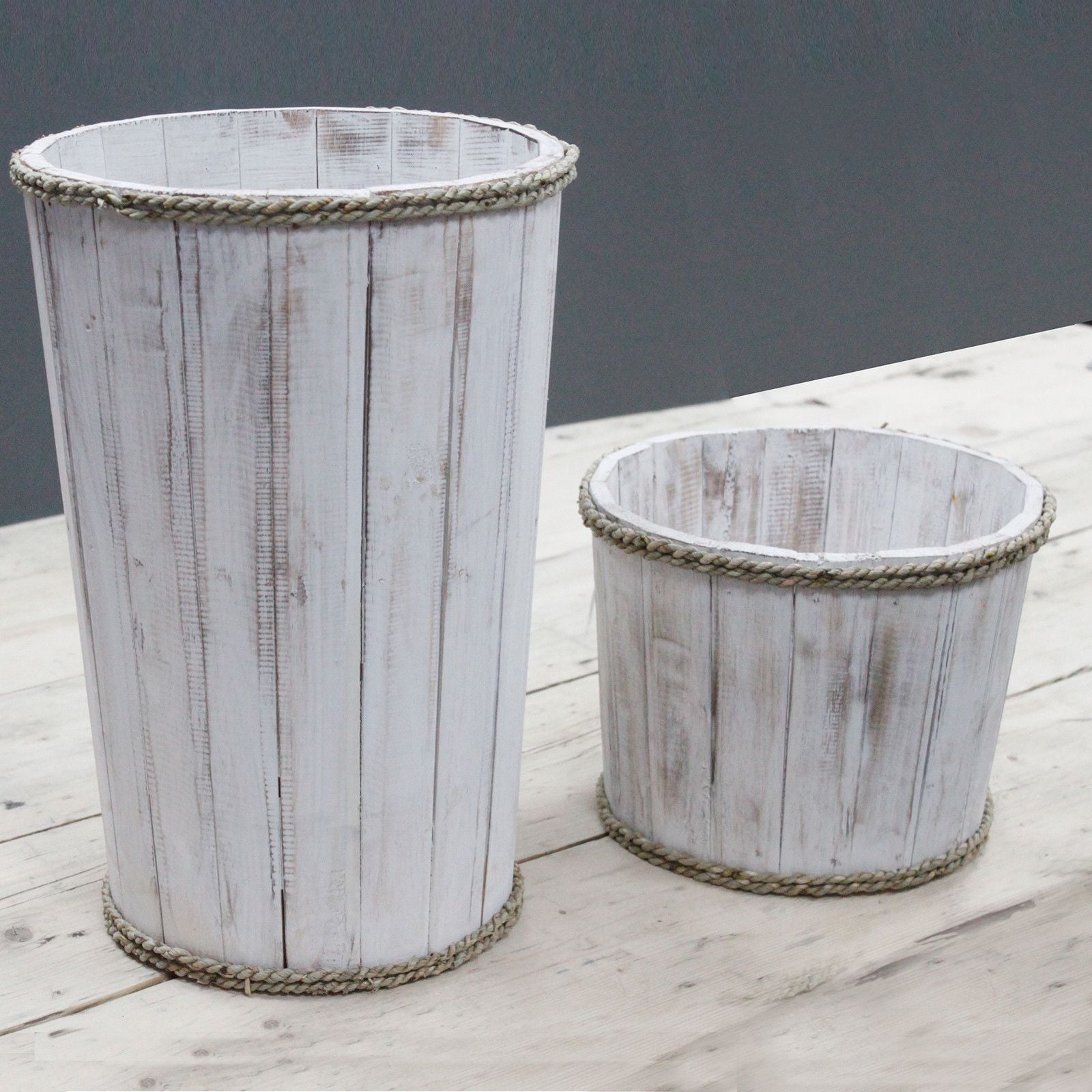Albasia Wood Nautical Display Tub – 45x32 CM whitewashed wooden coastal display tub with rope trim, shown as two nesting tubs