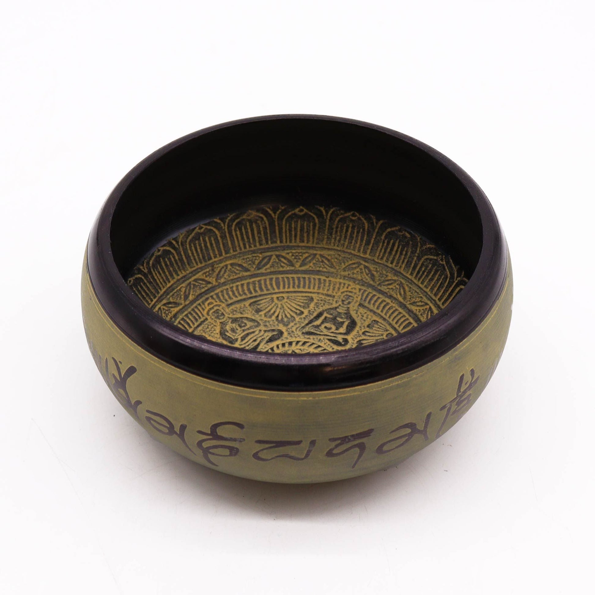 Alt Tag: Cuenco tibetano de canto de aluminio – Mantra Five Buddha cuenco de aluminio de 16CM con diseño de mantra grabado, cuenco sonoro de meditación de 16 cm