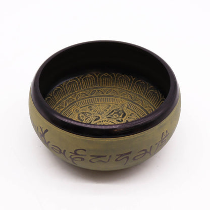 Alt Tag: Cuenco tibetano de canto de aluminio – Mantra Five Buddha cuenco de aluminio de 16CM con diseño de mantra grabado, cuenco sonoro de meditación de 16 cm