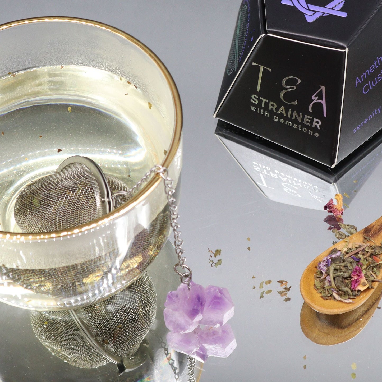 Amethyst Crystal Tea Strainer – 7.5x5 CM infusor de té de malla con colgante de amatista en taza y caja de producto