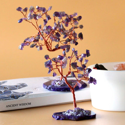 Alt Tag: Amethyst Gemstone Tree – 35 Stones, 10 CM on natural agate base with purple gemstone branches, tabletop decor