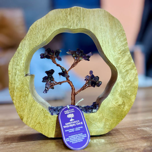 Amethyst Gemstone Tree – Mango Wood Ring, 60 Stones con ramas de alambre de cobre y chips de amatista en aro de madera de mango