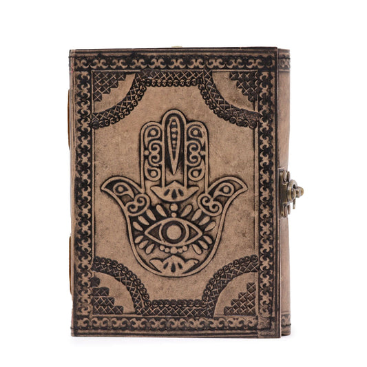 Alt Tag: Antique Grey Leather Notebook – 17.5x12.5x3 CM, cuaderno de cuero gris antiguo con grabado Hamsa y cierre metálico