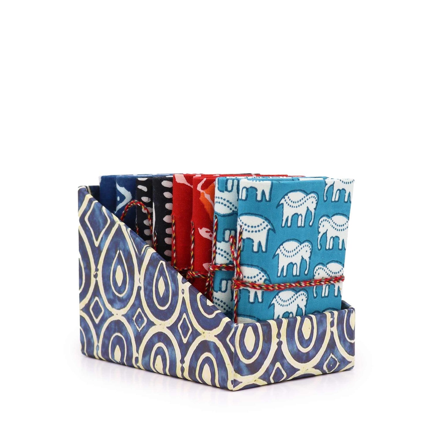 Alt Tag: Artisan Cotton Bound Notebooks – 10x7 CM Assorted Set, set de cuadernos de tela artesanal con estampados coloridos en soporte de tela