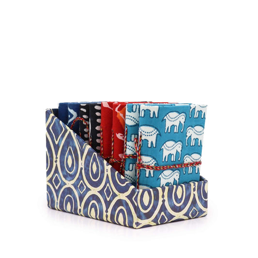 Alt Tag: Artisan Cotton Bound Notebooks – 10x7 CM Assorted Set, set de cuadernos de tela artesanal con estampados coloridos en soporte de tela