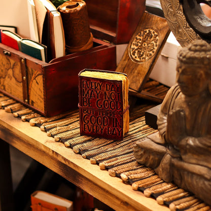 Cuaderno de cuero con borde irregular grueso – No todos los días pueden ser buenos (12.7 × 8.9 cm)