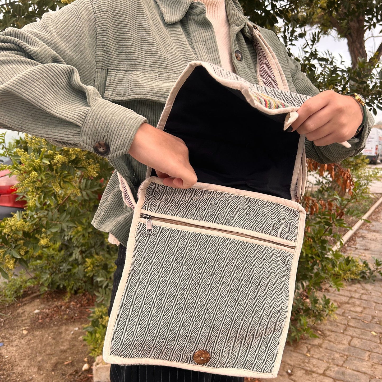 Hemp & Cotton Laptop Messenger Bag – Curves Edition