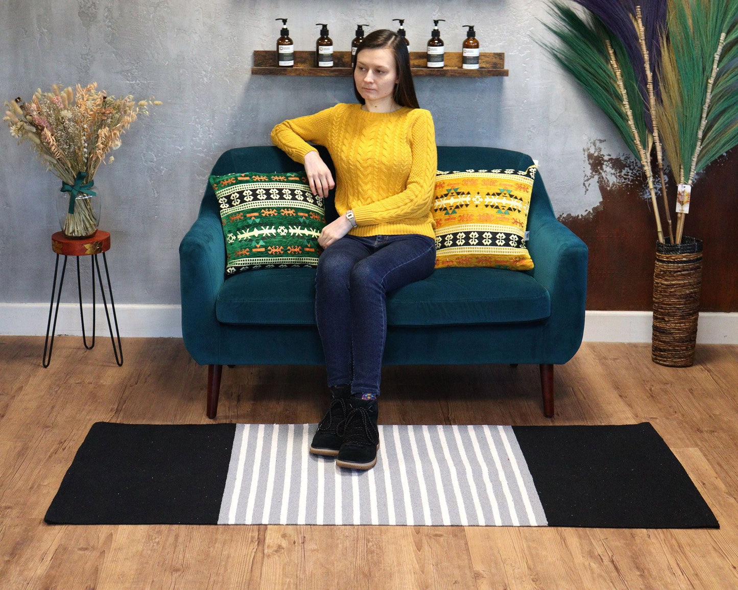 Artisan Woven Cotton Rug – 70x172 CM Black/Grey