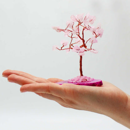 Árbol de Gemas de Cuarzo Rosa – 35 piedras sobre ágata rosa