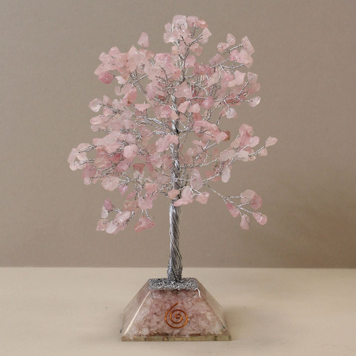 Rose quartz gemstone tree with 320 chipstone leaves on orgone resin base, handcrafted metal decor, 20.5 cm tall