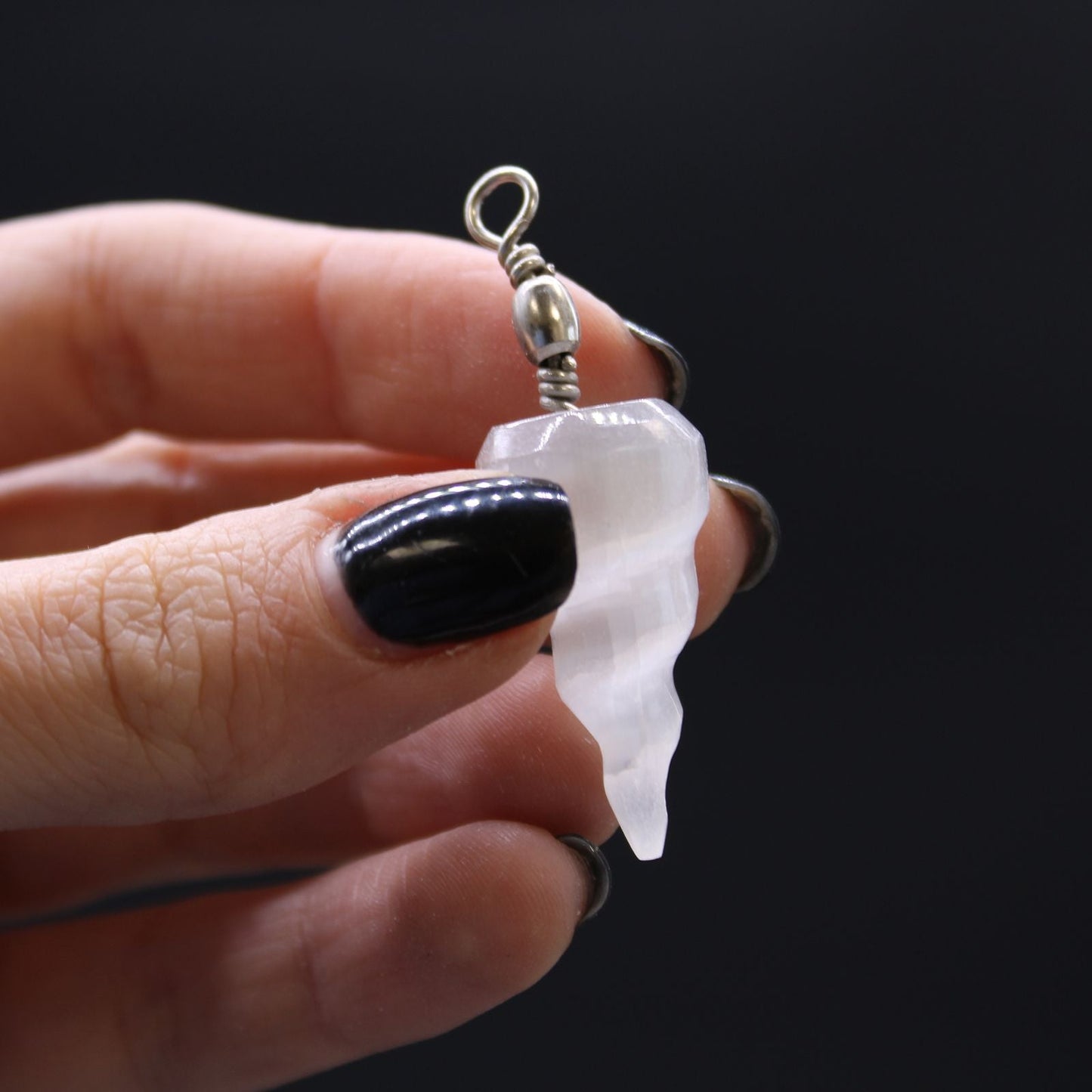 Colgante Espiral de Selenita – 4 x 1,5 cm