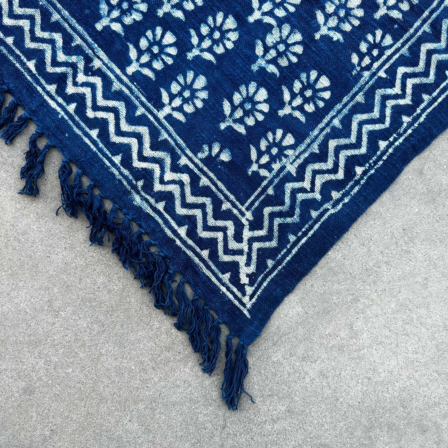 Handmade Indigo Throw – 170 × 120 CM – Chhota Flower