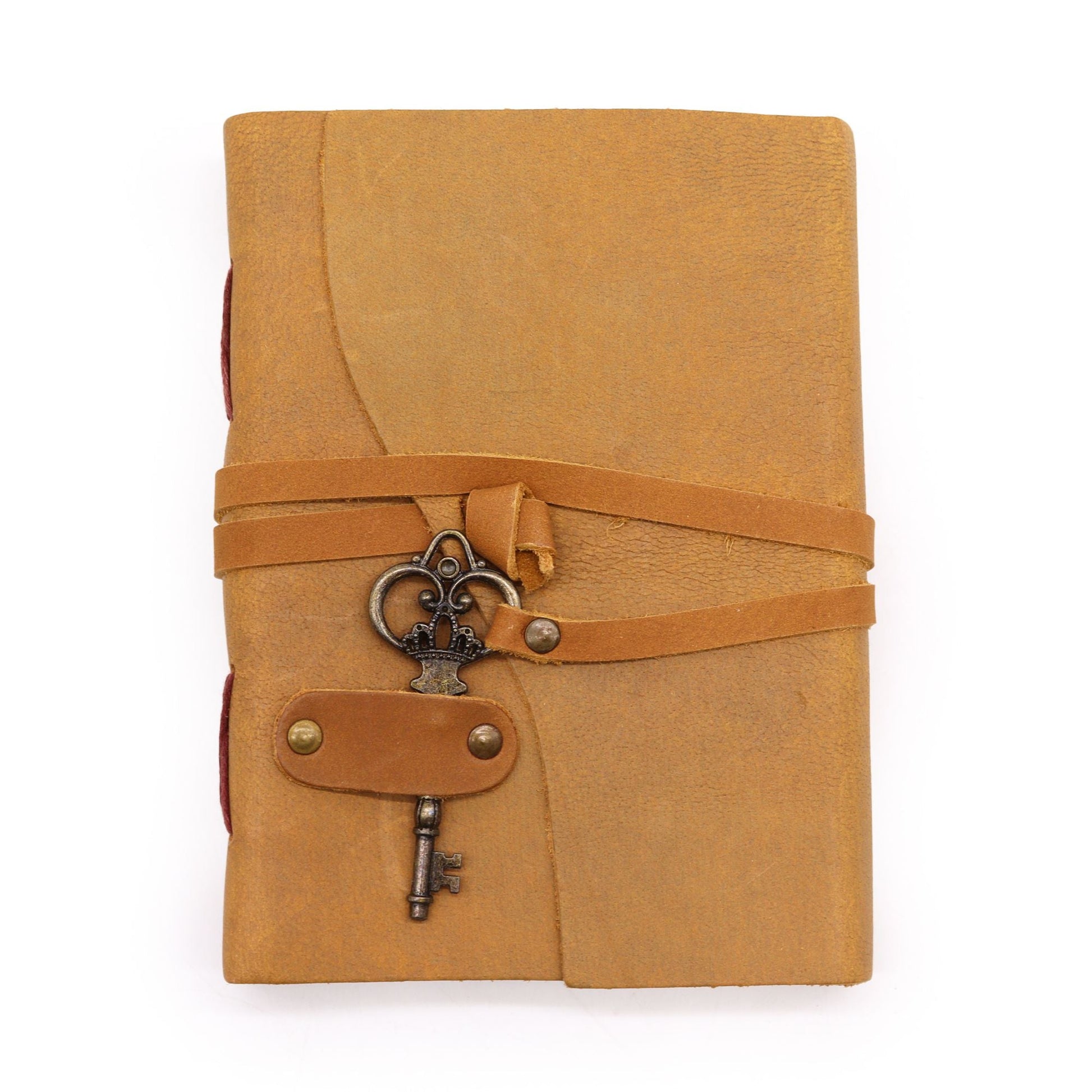 Handcrafted oiled tan leather journal with metal key, vintage look, 200 pages, 13x18 cm