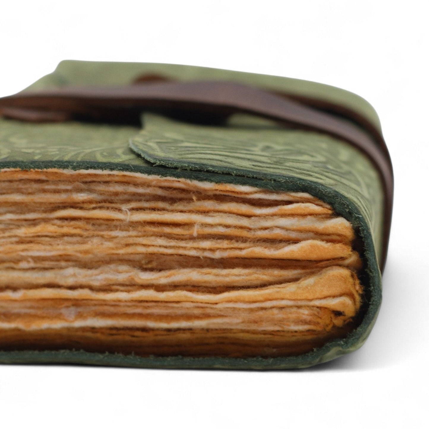 Cuaderno de Cuero Grueso con Borde Irregular – Patrón Laberinto Verde – 12.7×8.9 cm