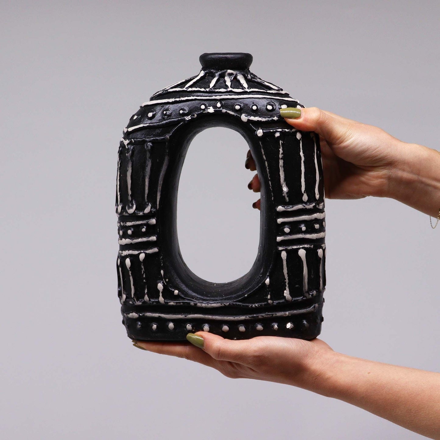 Oval Donutvas i Terrakotta – Choklad 23 cm