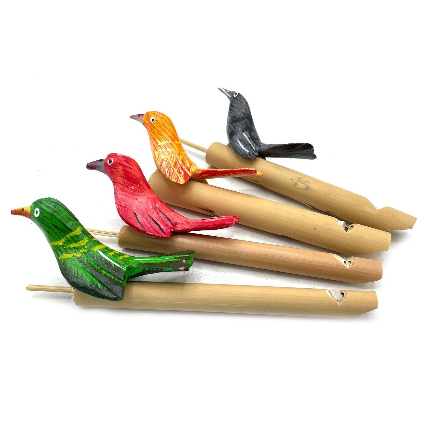Alt Tag: Bamboo Bird Whistle – 13x5x1 CM de bambú natural con pájaros de colores, silbato portátil para exteriores