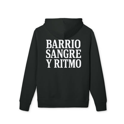 Alt Tag: Sudadera con capucha sostenible Unisex de la colección Barrio Sangre Ritmo Drix, sudadera unisex negra de algodón orgánico con texto "BARRIO SANGRE Y RITMO"