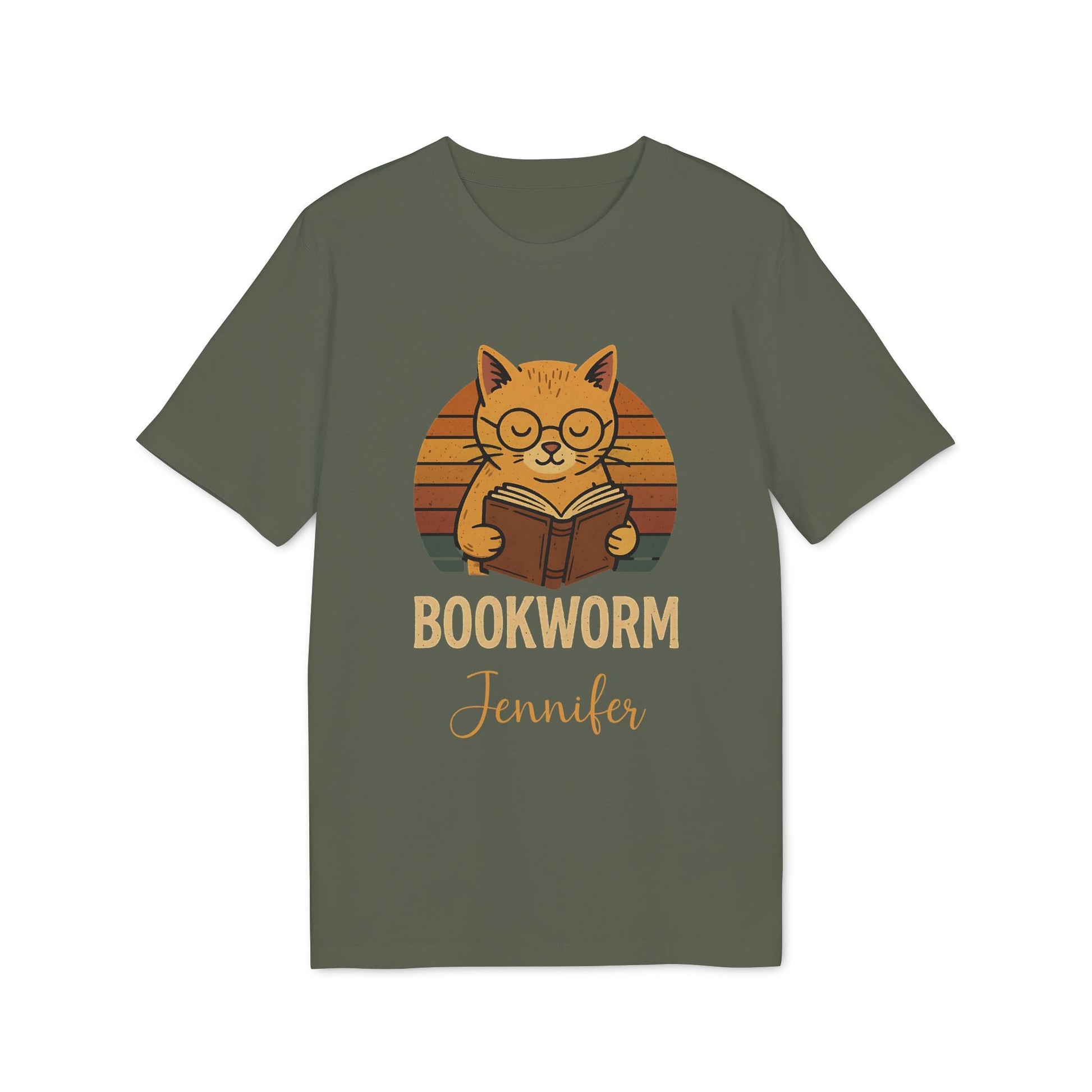 Alt Tag: Bookworm Femenine Personalized Premium Unisex T-Shirt con gato leyendo y nombre personalizable Jennifer, camiseta unisex premium verde