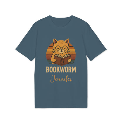 Bookworm Femenine Personalized Premium Unisex T-Shirt con gato leyendo y texto “BOOKWORM” y nombre “Jennifer” en camiseta azul