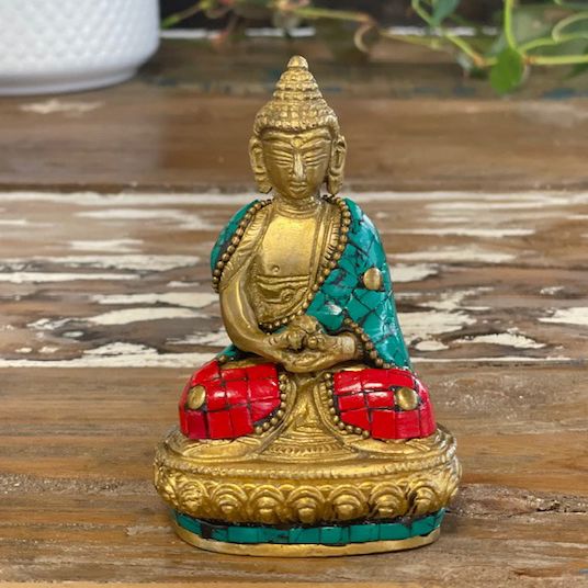Alt Tag: Brass & Howlite Buddha Figure – Blessing 7.5CM brass Buddha statue with howlite inlays, seated figure on decorative base