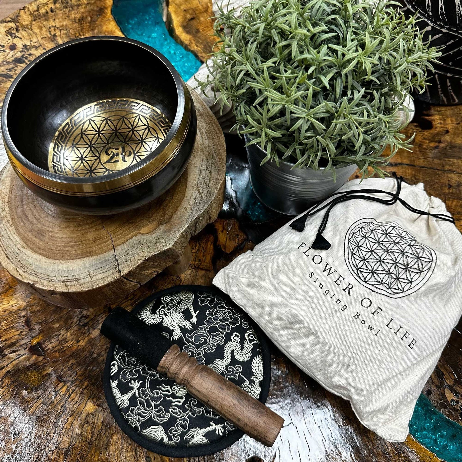 Presentset med sjungande skål i mässing – 14CM Flower of Life, skål i mässing med invändig design, klubba, kudde och påse Flower of Life
