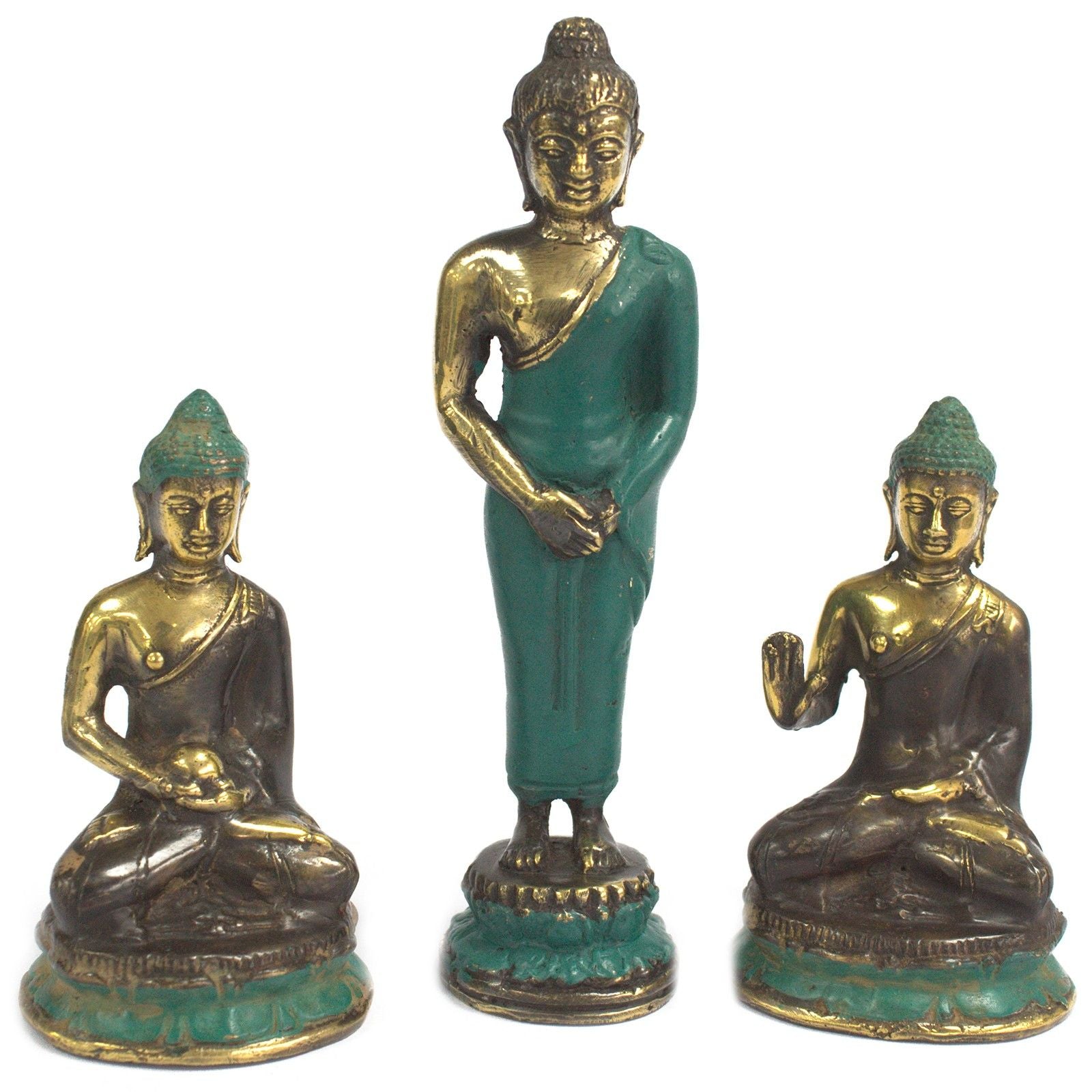 Messing-Statue „Standing Buddha“ – 17x4 CM, Set aus drei Buddha-Figuren aus Messing mit grüner Patina-Oberfläche, eine stehend und zwei sitzend