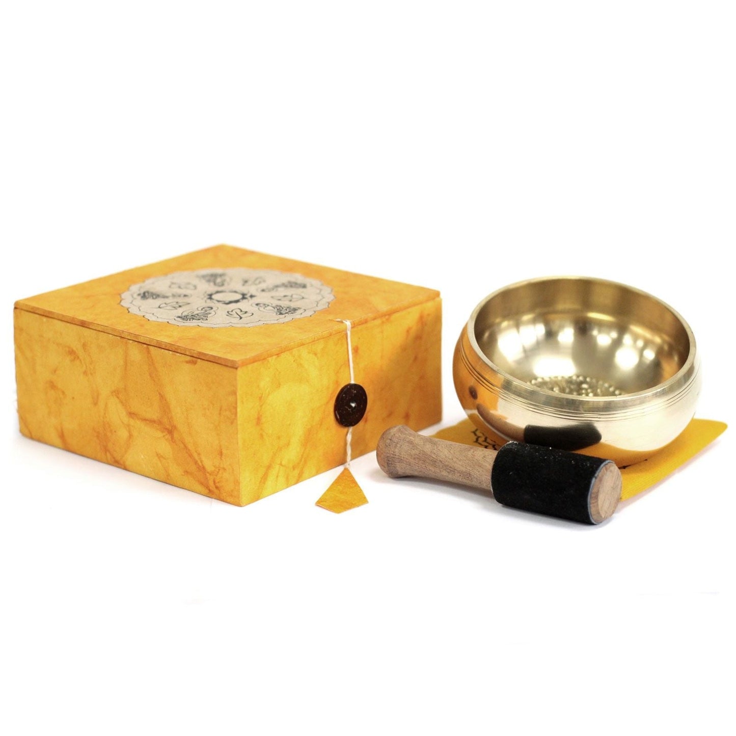 Alt-tagg: Set med tibetansk sjungande skål i mässing – mässingsskål 10,5x11,5x4,8 cm med träklubba och presentask