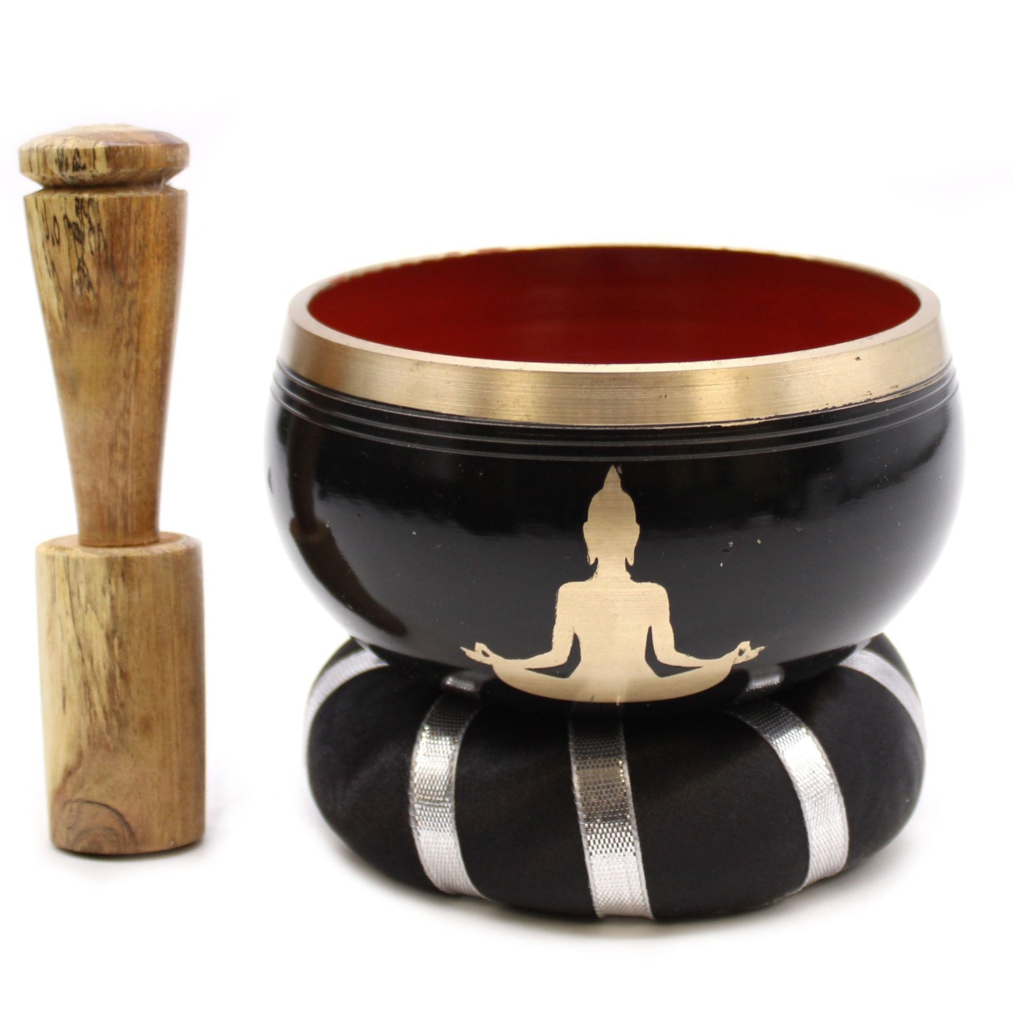 Alt Tag: Buddha Singing Bowl Set – Svart/Orange – 10,7 CM, handgjord svart skål från Nepal med orange insida, Buddha-motiv, kudde och klubba