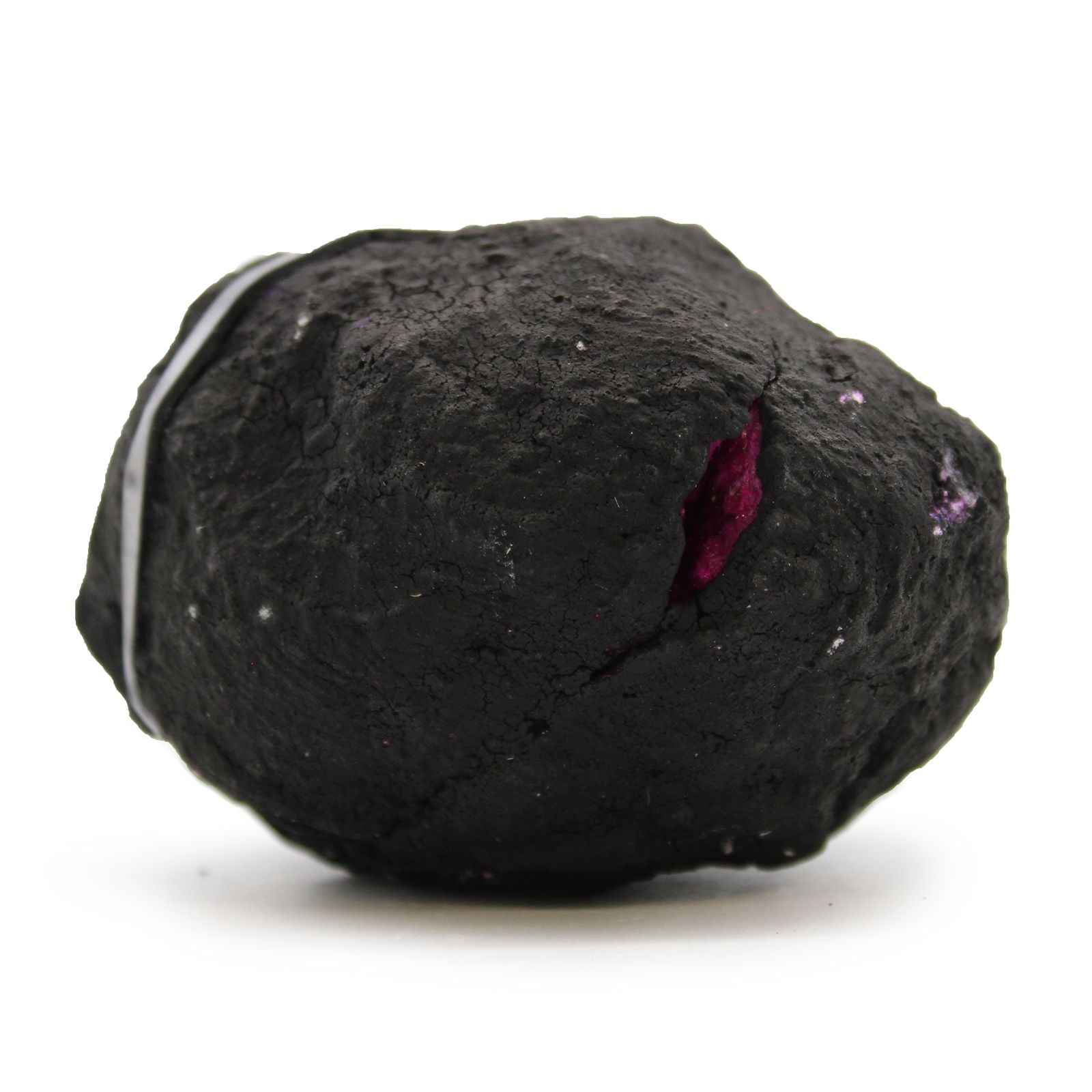 Calcite Geode – Black Rock, Dark Red – 8.5x6 CM, black rock geode with dark red crystal pocket, product photo