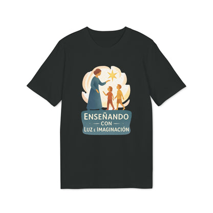 Alt Tag: Camiseta negra con ilustración docente y niños, texto “Enseñando con Luz e Imaginacion para Profesor Waldorf”