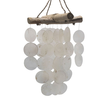 Capiz Shell Driftwood Chime – 20x46 CM colgante con discos de concha capiz y madera flotante, decoración artesanal para hogar o jardín