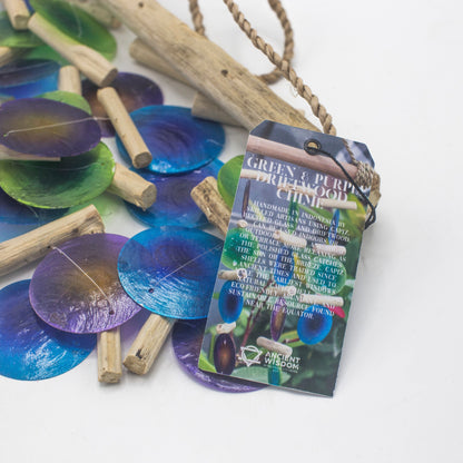 Capiz Shell Driftwood Chime – 32x25 CM mit farbigen Capizmuscheln und Treibholzstücken, Detail mit Produktetikett