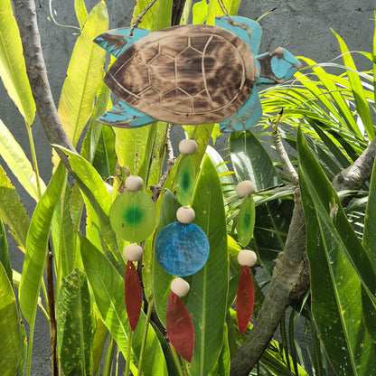 Capiz Shell Driftwood Chime – 40x21 CM con tortuga tallada y colgantes de conchas capiz y madera flotante