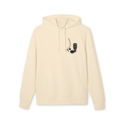 Capoeira Music Sustainable Unisex Hoodie en color crema con capucha y diseño minimalista de instrumentos de capoeira en el pecho
