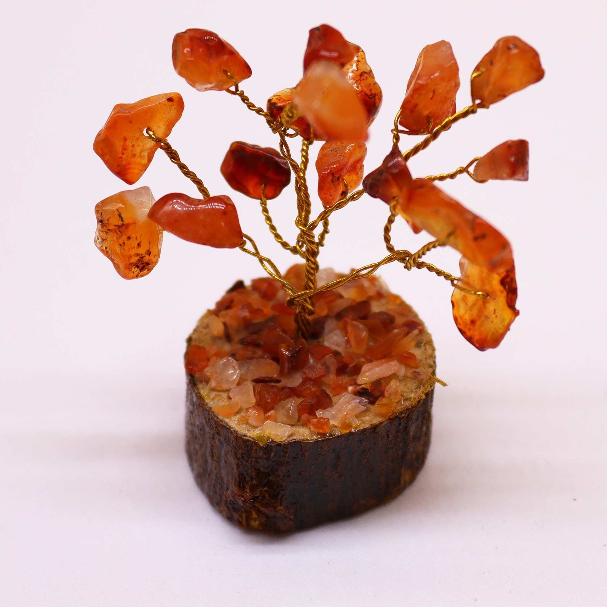 Carnelian Mini Gemstone Tree – 6 CM, 15 Stones, árbol decorativo con 15 piedras de cornalina sobre base pequeña