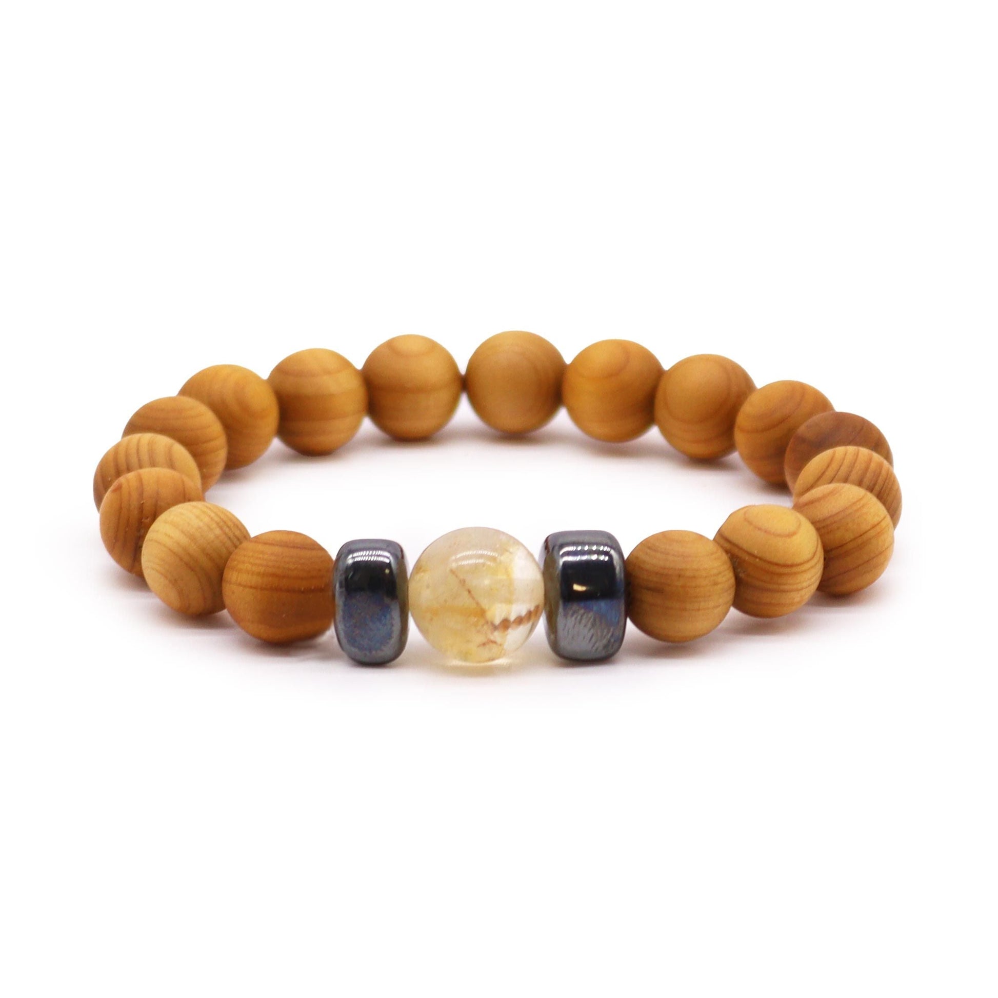 Cedarwood Citrine Chakra Bangle – 7CM con cuentas de madera de cedro, gema citrino central y separadores metálicos, vista frontal