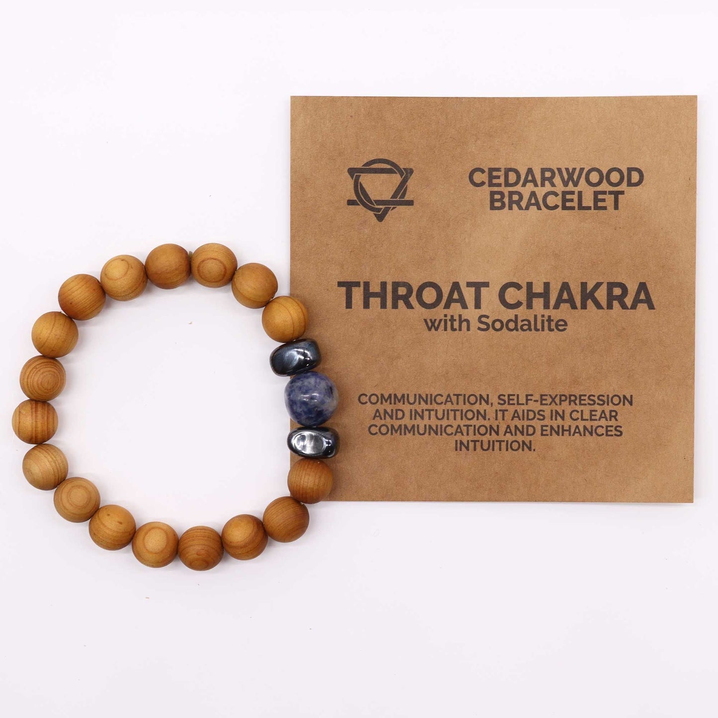 Cedarwood Throat Chakra Bangle – Sodalite, 7 CM cedarwood bead bracelet with sodalite gemstones, product photo with packaging