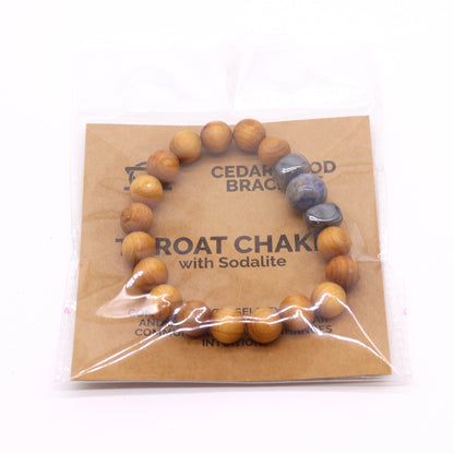 Cedarwood Throat Chakra Bangle – Sodalite, 7 CM bracelet with cedarwood beads and sodalite stones, packaged on product card